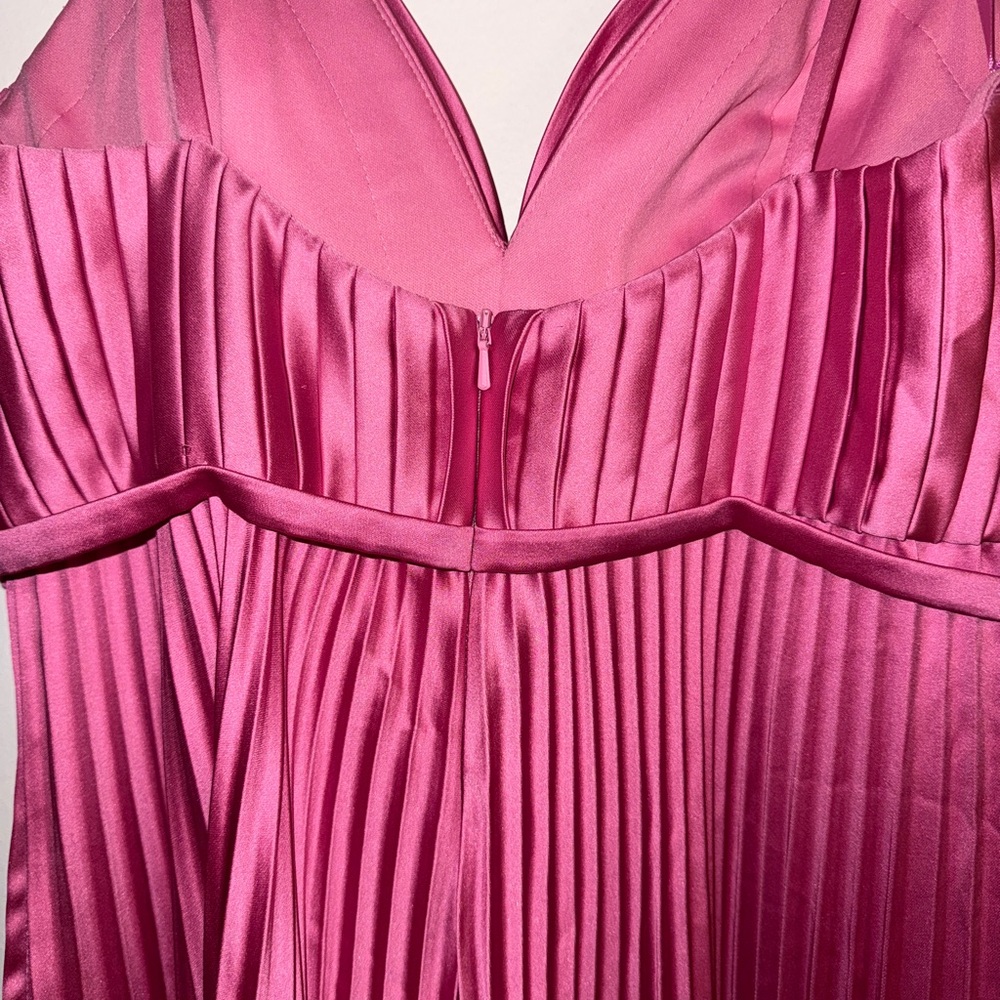 MAC DUGGAL Pink Pleated Plunge Neck Wide Leg Jumpsuit SIZE: 4 - Picture 8 of 10